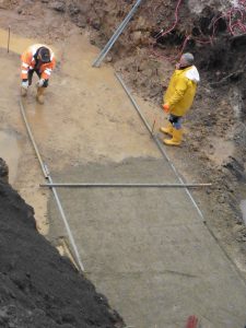 Auf das Fundament jetzt der Estrich...